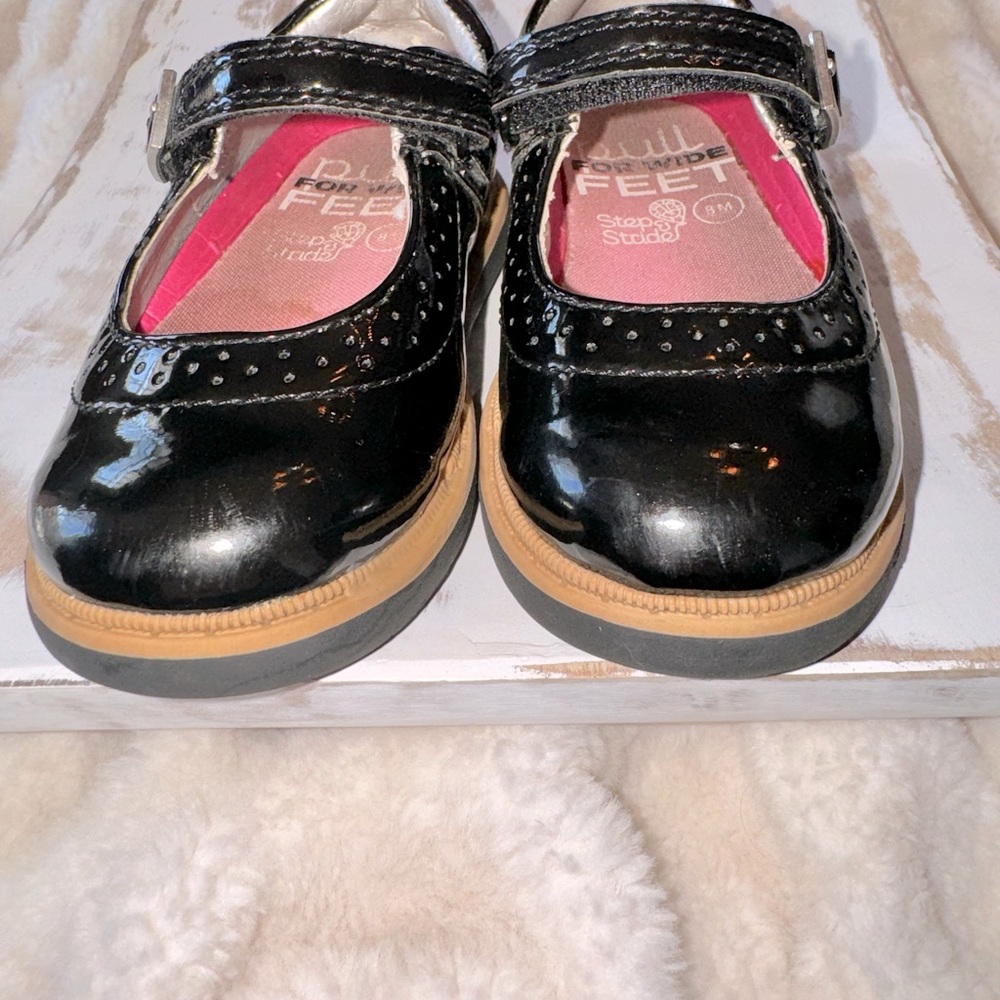 Step & Stride toddler size 8 Velcro black Mary Jane